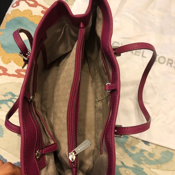 Michaels Kors tote - Picture 4 of 6